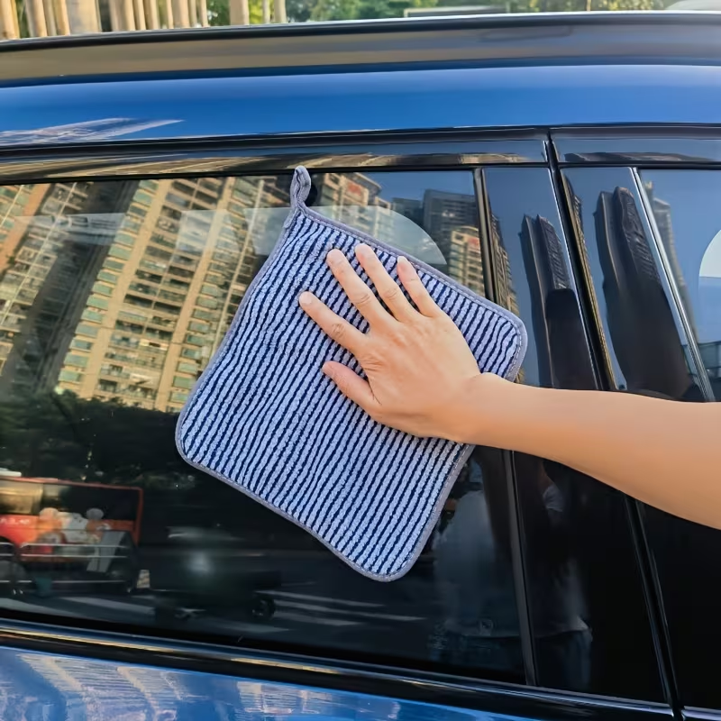 5/10/24-piece pack of cleaning cloths, highly absorbent and lint-free.